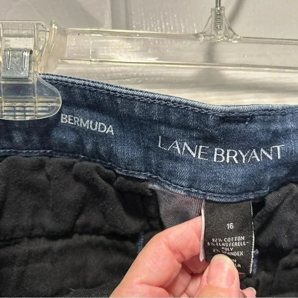 Lane Bryant Jean Shorts size 16 Bermuda - Picture 3 of 4